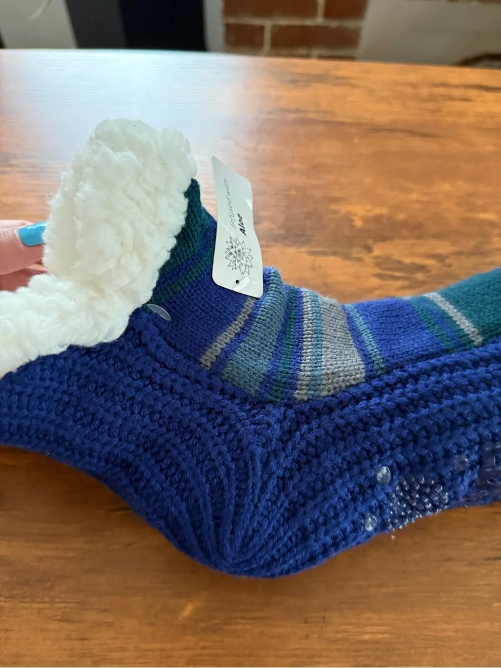 MUK LUK Cozy Blue Fleece-Lined Slipper Socks - Aloe-Infused Comfort NEW